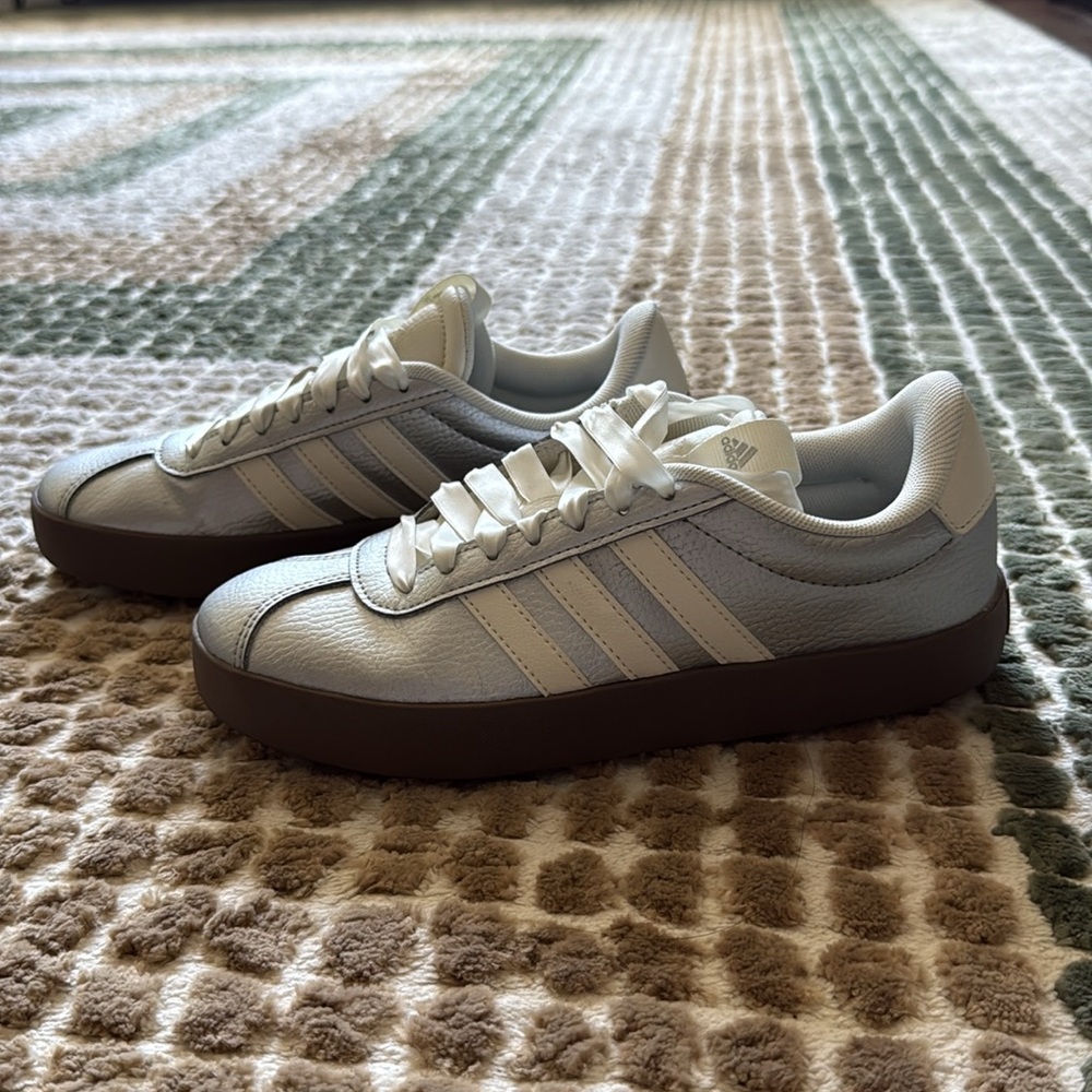 Adidas Womens Vl Court 3.0 Silver Fashion Sneaker Size 6 Medium (B, M) - Picture 14 of 15